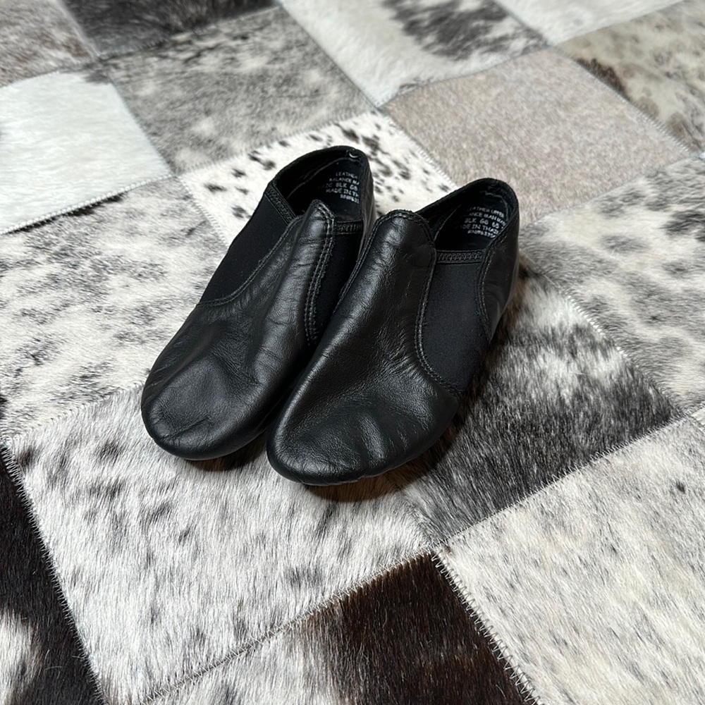 Capezio Jazz dance shoes - black leather size 2